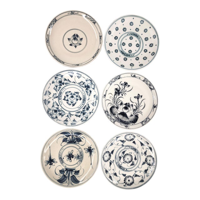 Late 20th Century Set of 6 Bat Tràng Hand-Painted Blue & White Vietnamese Ceramic Dessert Plates For Sale