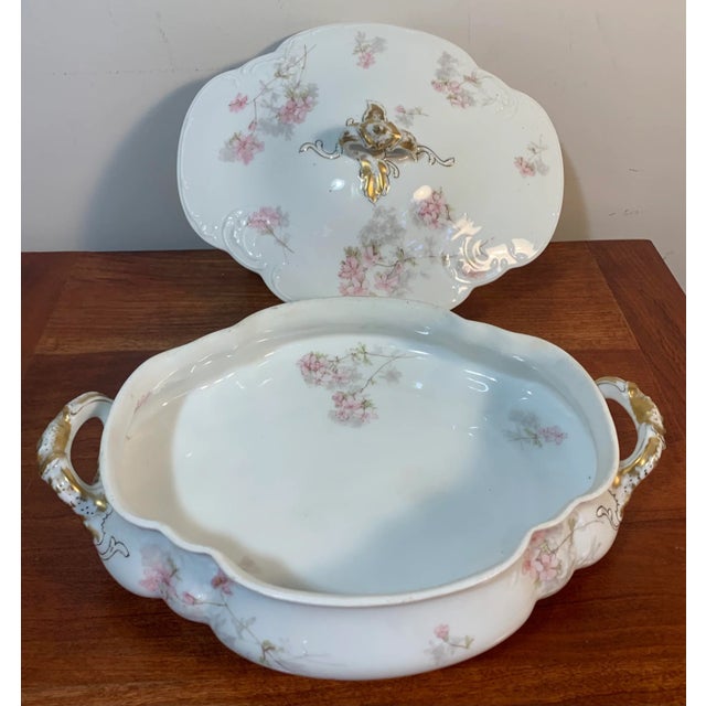 French Country Antique Oval Scalloped Edge Porcelain Serving Dish Haviland & Co For Sale - Image 3 of 10