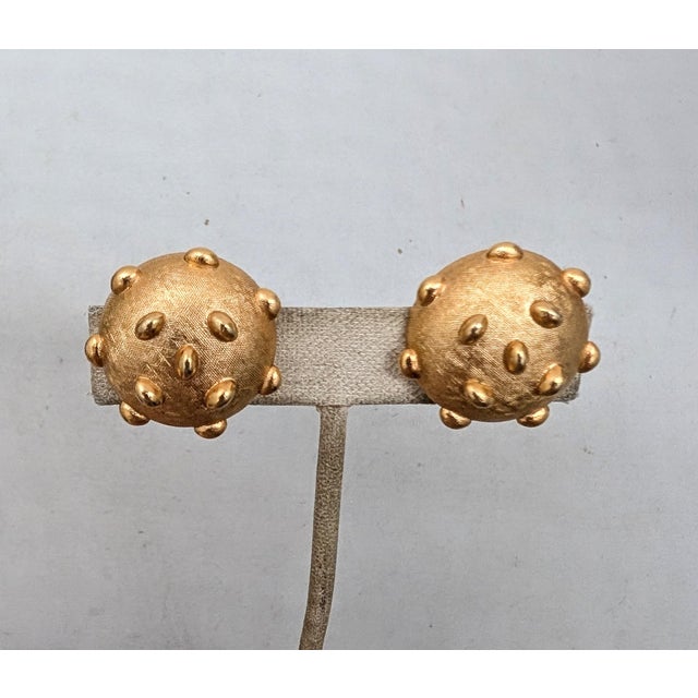 Vintage 1960s Signed Crown Trifari Round Goldtone Studded Clip Earrings-2 Pieces For Sale In Philadelphia - Image 6 of 7