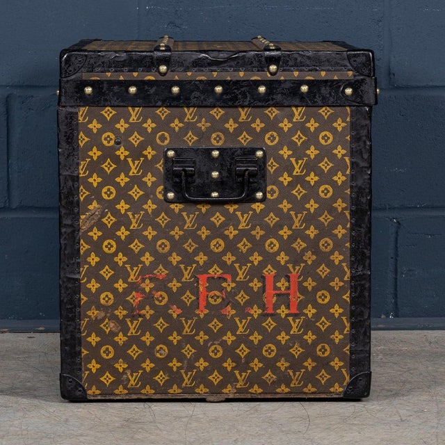 Vintage French Trunk in Monogram Canvas from Louis Vuitton, 1920 For Sale - Image 6 of 18