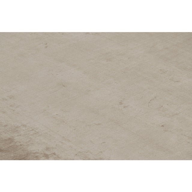 This 14x20 contemporary rug is the newest addition to the Rug & Kilim Textural Collection, with an inventive take on solid...