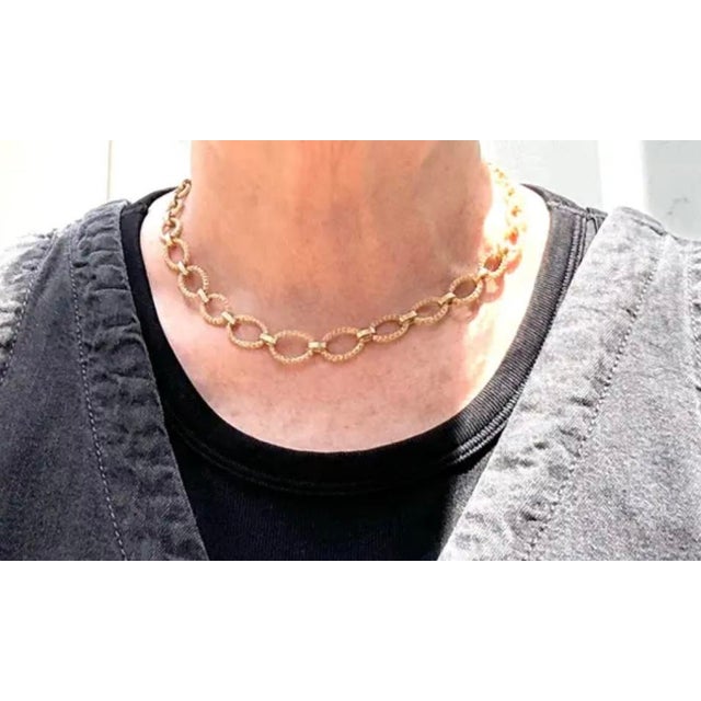 14k Yellow Gold Textured Oval Link Necklace For Sale In Tampa - Image 6 of 7
