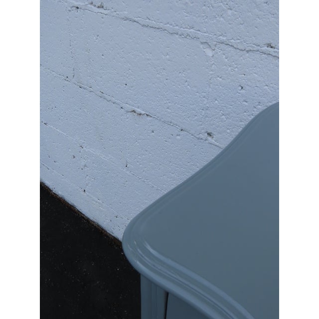 French Shabby Chic Serpentine Painted Gray Nightstand Side End Table 6635 For Sale - Image 9 of 15