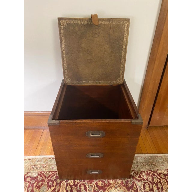 19th Century 19th Century English Campaign Trunk For Sale - Image 5 of 13