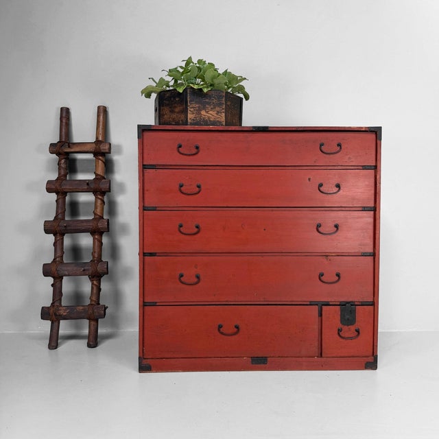Red Tansu Chest of Drawers, Japan, 1920s For Sale - Image 17 of 17