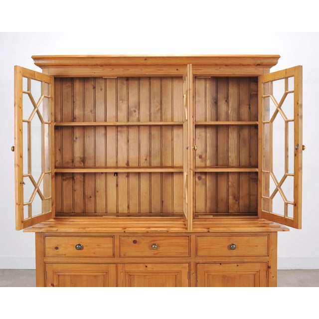 Traditional Country English Georgian Pine Bookcase Astragal Glazed Doors For Sale - Image 3 of 18
