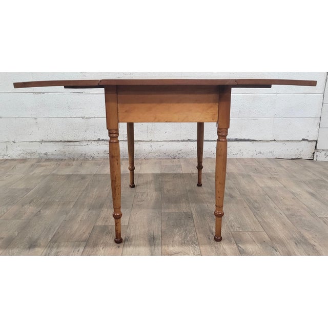 Vintage Early American Colonial Style Federal Style Drop Leaf Dining Table For Sale - Image 9 of 12