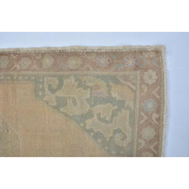 1960s Oushak Handmade Neutral Area Rug, 1960s For Sale - Image 5 of 11