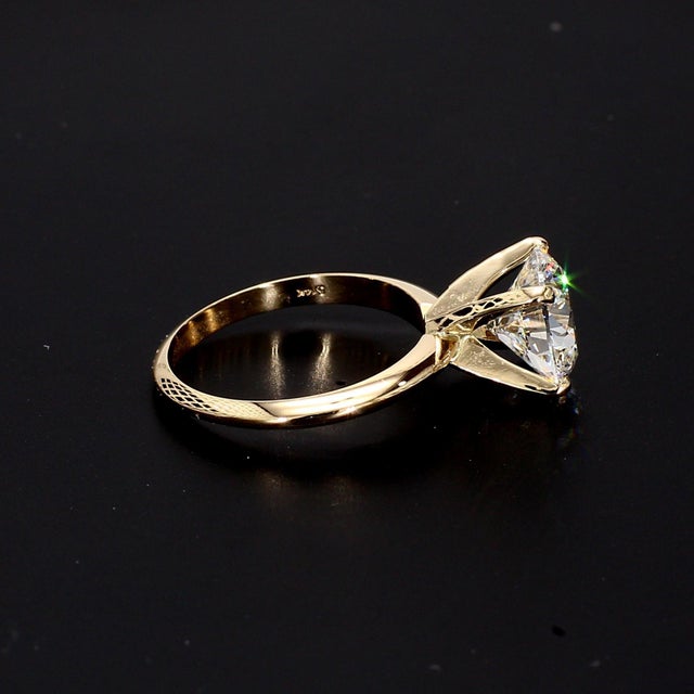 Contemporary Igi Certified 3ct Lab-Grown Diamond 14k Yellow Gold Solitaire Engagement Ring For Sale - Image 3 of 8