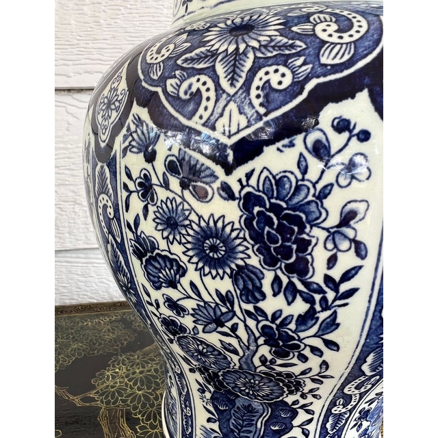 Vintage Large Delft Ginger Jar Vase Blue & White Floral Royal Sphinx Lidded Urn For Sale - Image 13 of 18