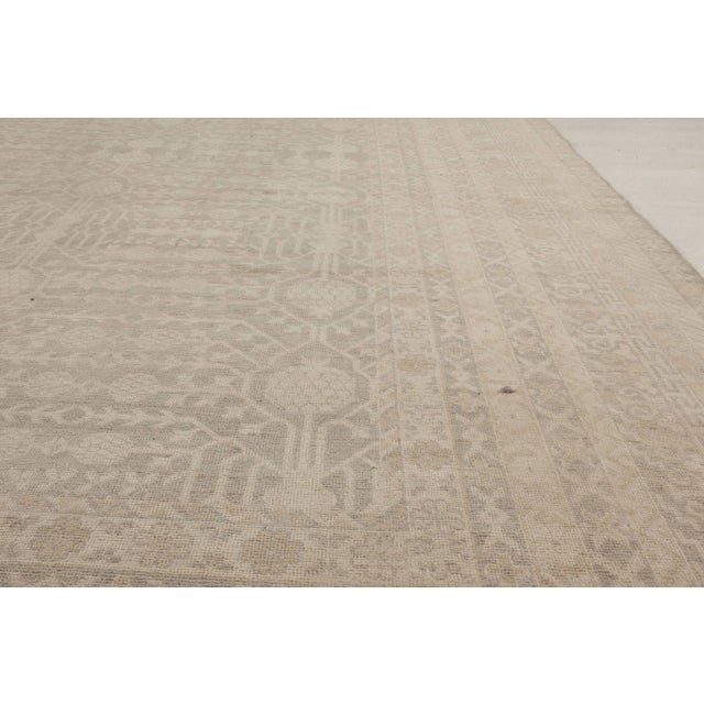 Contemporary grey and beige samarkand rug by Doris Leslie Blau. Size: 13'0" x 18'10" (396 x 574 cm). Samarkand rugs have...