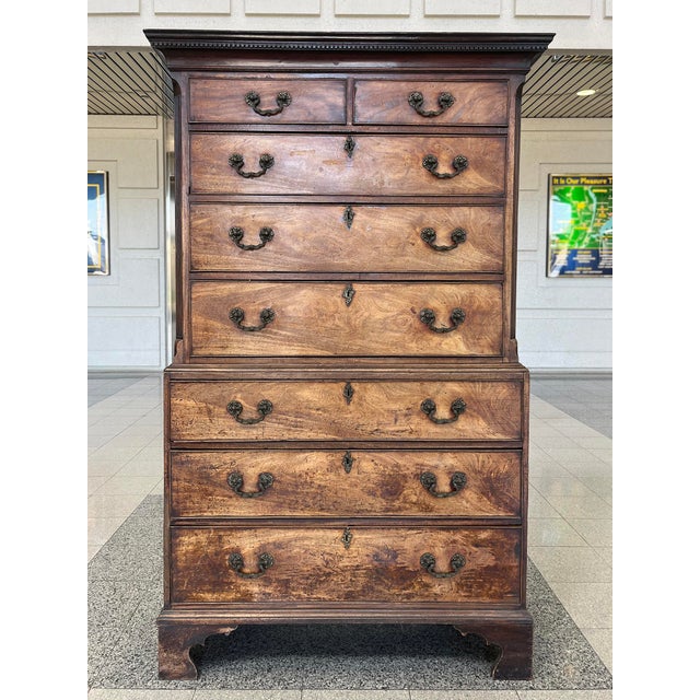 George III Mahogany Chest on Chest For Sale - Image 4 of 12