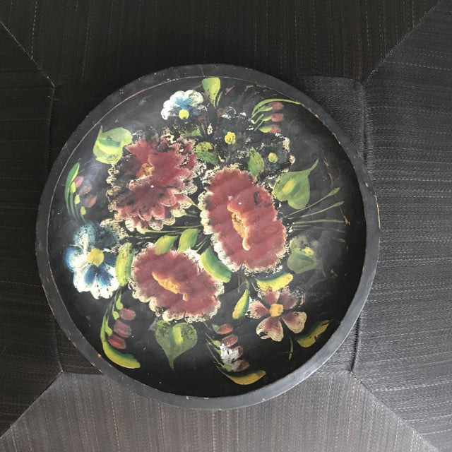 Mexican Wooden Plate with Hand-Painted Floral Design For Sale - Image 5 of 5
