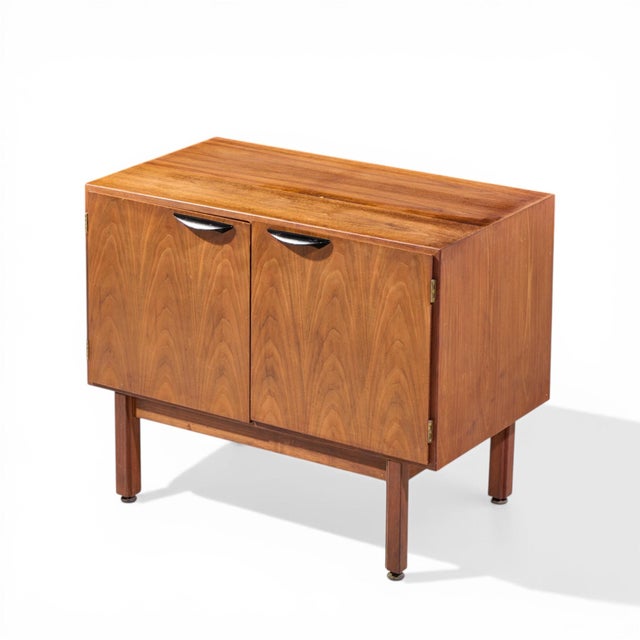 Brown Jens Risom Mid Century Walnut 2 Door Cabinet Credenza For Sale - Image 8 of 8