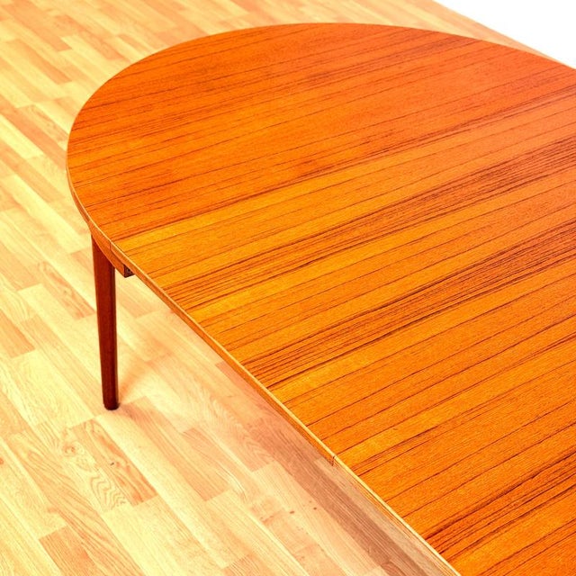 Swedish Round Dining Table in Teak by Bertil Fridhagen for Bodafors, 1950s For Sale - Image 3 of 10