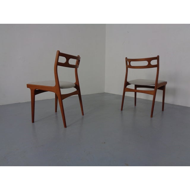 Mid-Century Modern Model 138 Teak & Kvadrat Hallingdal Dining Chairs by Johannes Andersen for Uldum Møbelfabrik, Denmark, 1960s, Set of 2 For Sale - Image 3 of 18