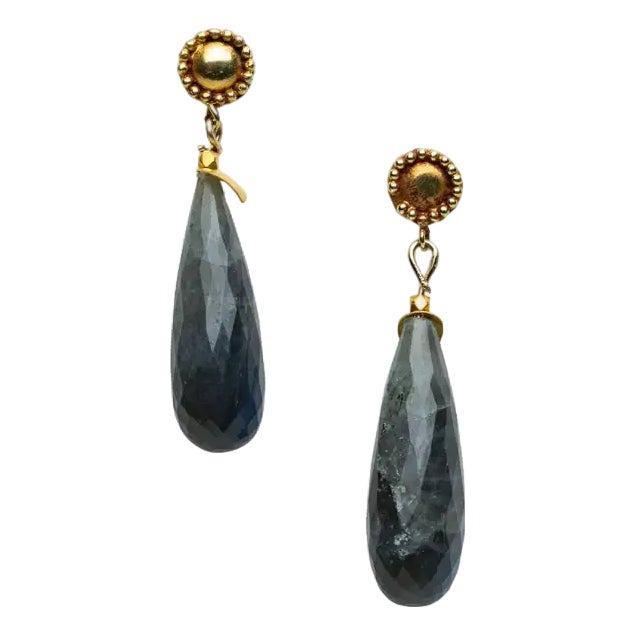 Late 20th Century Pair of Faceted Labradorite Dangle Drop Earrings With 18k Gold For Sale