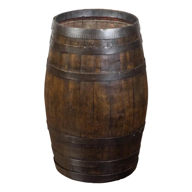English Late 19th Century Oak Barrel with Iron Braces and Dark Patina For Sale
