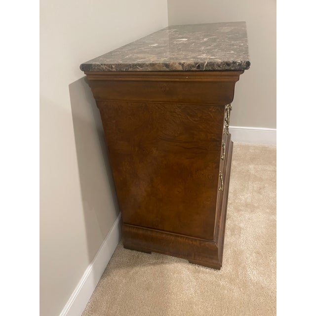 Transitional Late 20th Century Henredon “Charles X” Burl & Marble Chest For Sale - Image 3 of 5