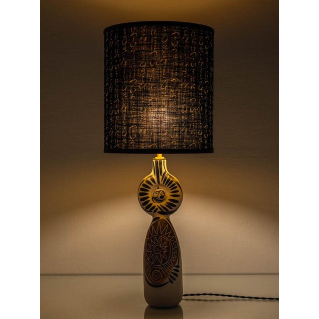 Vintage Spanish Ceramic Table Lamp with Hand-Painted Cubist Figure & New Lampshade For Sale - Image 10 of 11