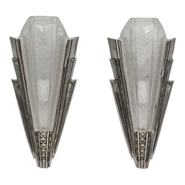 A Pair of French Art Deco Wall Sconces by Maynadier - 1930 France - 2 Pairs Available For Sale