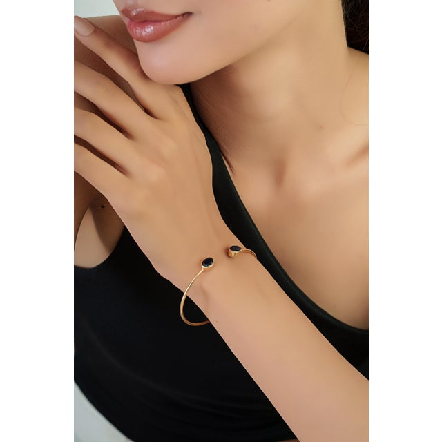 3.08 Carat Blue Sapphire Open Cuff Bangle Bracelet in 14k Yellow Gold For Sale - Image 11 of 16