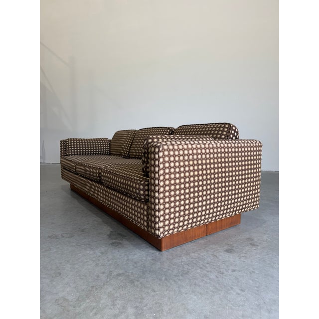 Adrian Pearsall Mid Century Modern Mod Circles Print Plinth Base Sofa For Sale - Image 4 of 11