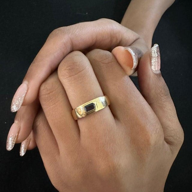 Modern Genuine Tanzanite Ring in 18k Solid Yellow Gold Size 10.5 For Sale - Image 3 of 7