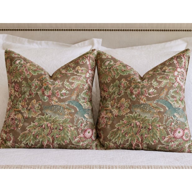 Mid-Century Modern Custom Cowtan & Tout Mocha & Rose Linen Pillows – A 22" Pair For Sale - Image 3 of 4