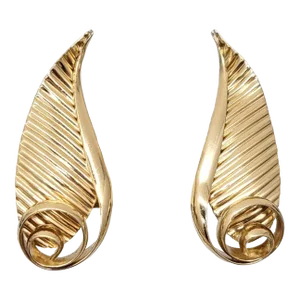 Vintage 1950s Signed Napier Goldtone Leaves Clip Earrings- 2 Pieces