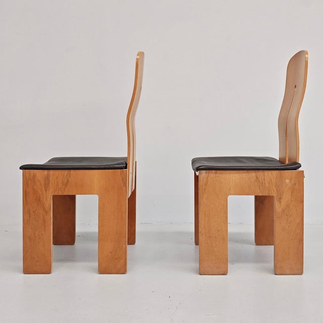 Walnut and Black Leather Model 765 Chair by Carlo Scarpa for Bernini, 1970s, Set of 2 For Sale - Image 9 of 18