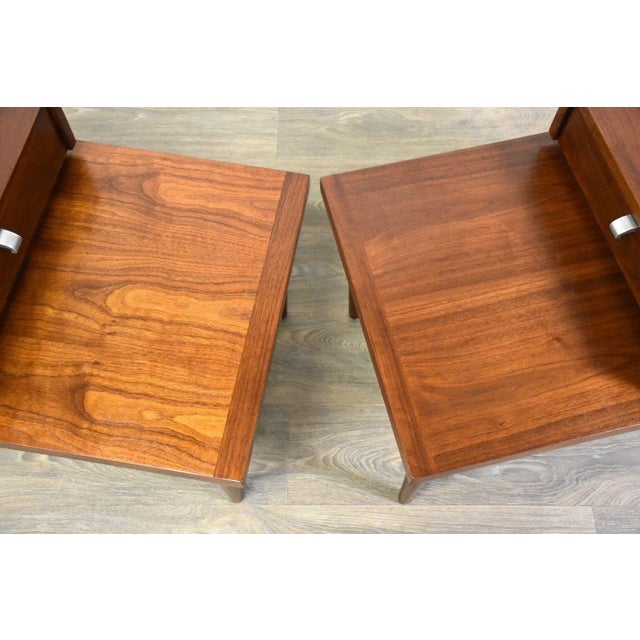 American of Martinsville End Tables - a Pair For Sale In Boston - Image 6 of 8