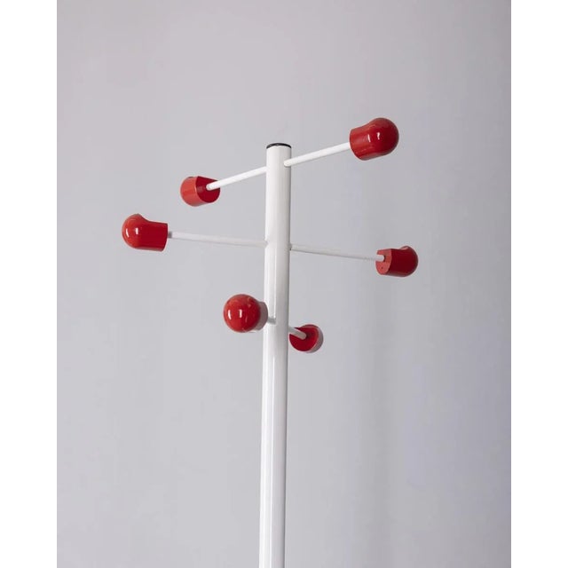 Floor coat rack with marble base and white metal frame with red hooks, Italian design, 1980s.