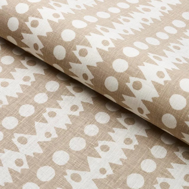 Schumacher Schumacher x Drusus Tabor Trickledown Fabric in Natural For Sale - Image 4 of 4