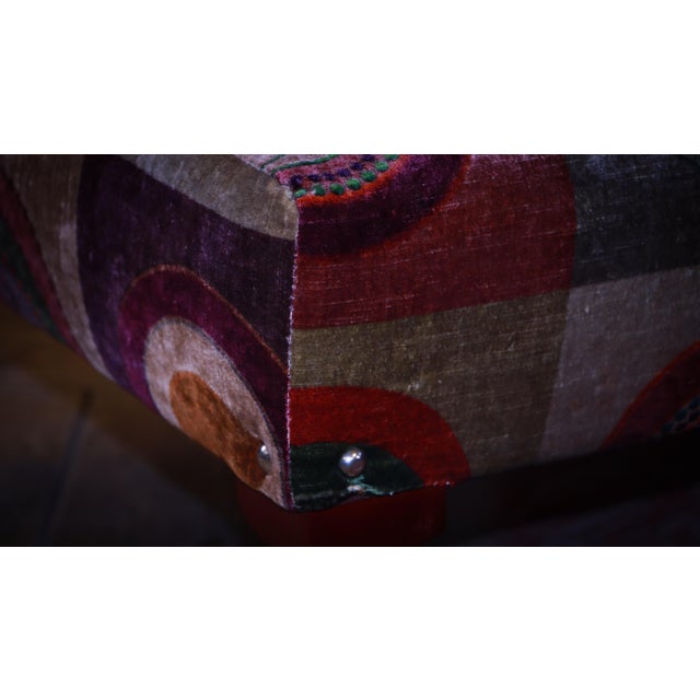 Early 21st Century Set of 2-Seater Sofa and Ottoman in Mulberry Mohair Upholstery from George Smith, 2010s For Sale - Image 5 of 17