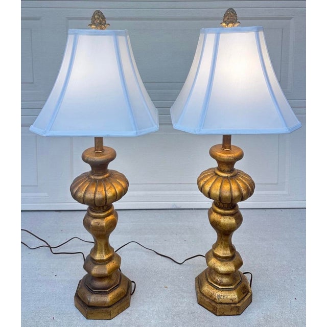Art Deco Pair of Monumental 1920s Italian Carved Giltwood Pineapple Table Lamps - 36" Tall Hollywood Regency For Sale - Image 3 of 18