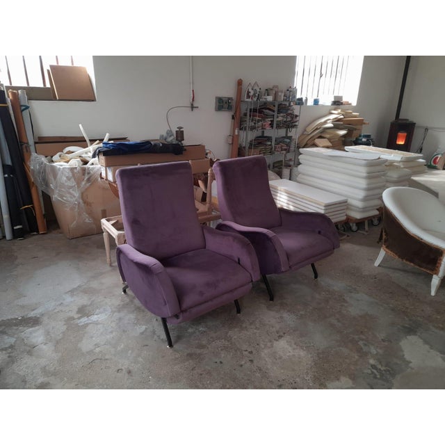 Reclining Chair in Purple Velvet, 1970s For Sale - Image 3 of 14