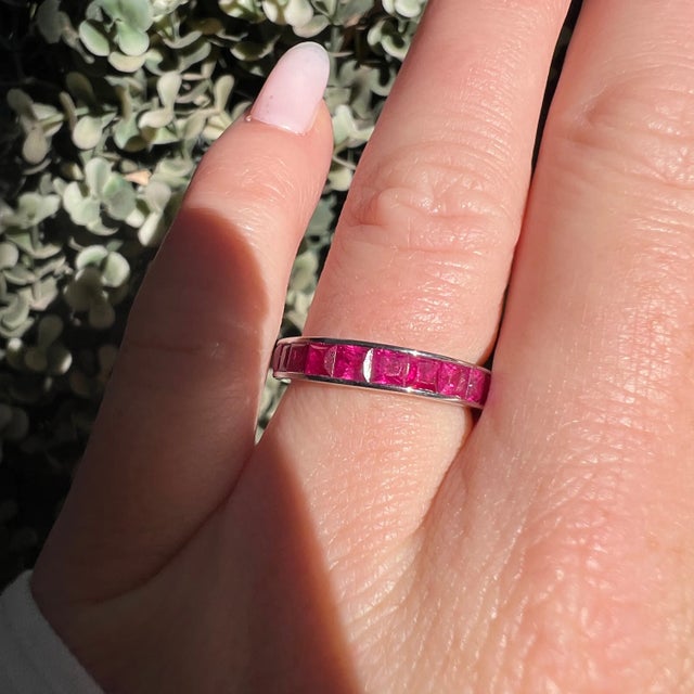 Vintage Eternity Wedding Ring in White Gold and Natural Rubies, Size 6 For Sale - Image 4 of 5