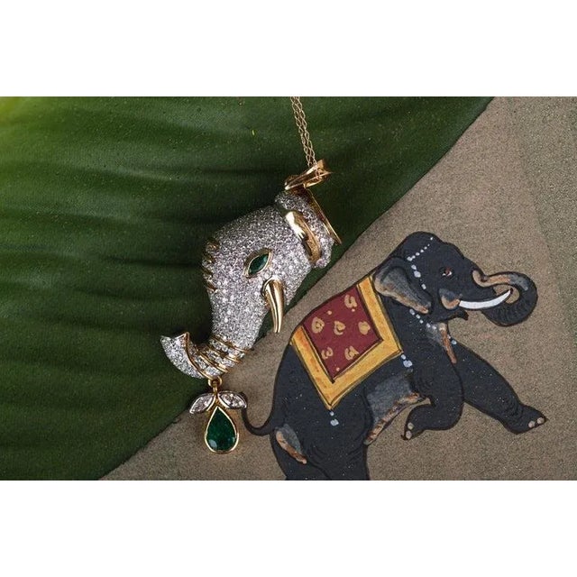 1.1ct Emerald Gemtone & 4ct Diamond Vintage Elephant Pendant in 18k Gold For Sale - Image 4 of 12