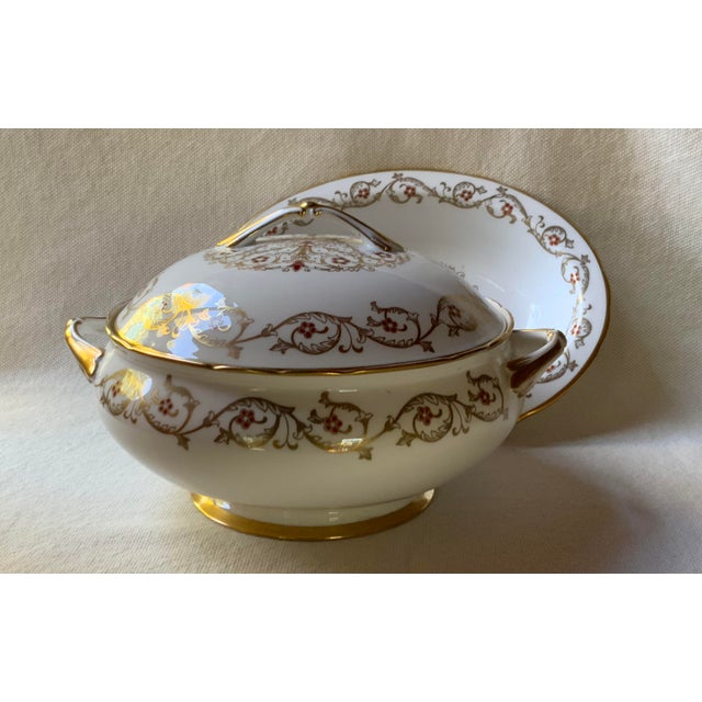 English Stunning Royal Chelsea "Cardinal" Serving Bowls - Pristine 1960s English Bone China With Lavish 24k Gold For Sale - Image 3 of 18