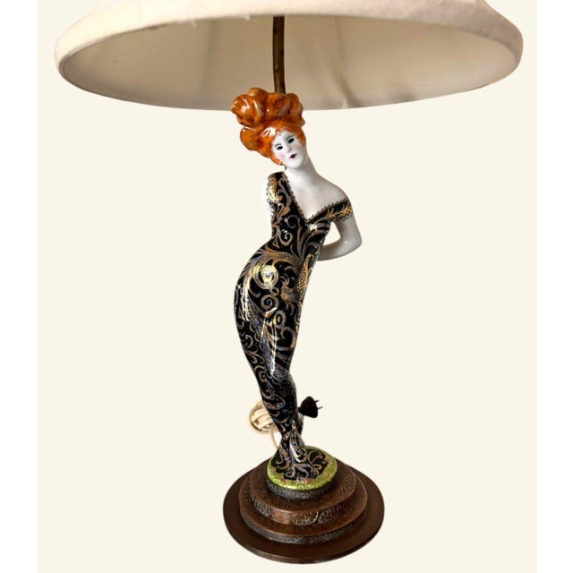 Mid-Century Modern Vintage Mid-Century Modern Hand-Painted Porcelain Lady Table Lamp W/Porcelain Lady Finial For Sale - Image 3 of 18