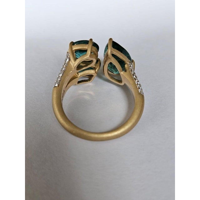 Set in 18k Matte Gold, 5.90 Carats Zambian Emerald & Diamonds Three Stone Ring, Size 6.5 For Sale - Image 9 of 9