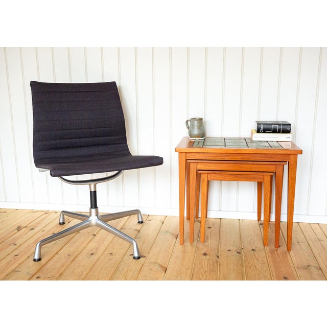 Vitra Aluminium Group EA106 Swivel Desk Chair by Charles and Ray Eames for Vitra, 1990s For Sale - Image 4 of 18