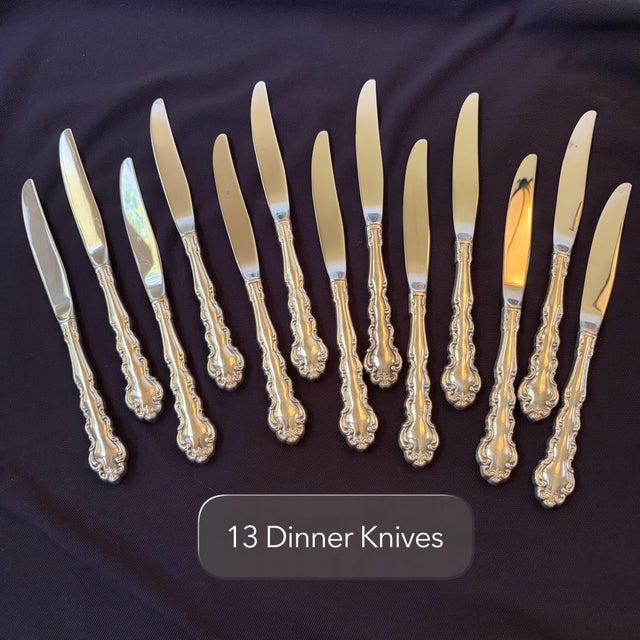 Baroque Modern Baroque (Silverplate 1969) by Oneida Silver, Community, 77 Pieces & Chest, Service for 13 For Sale - Image 3 of 11
