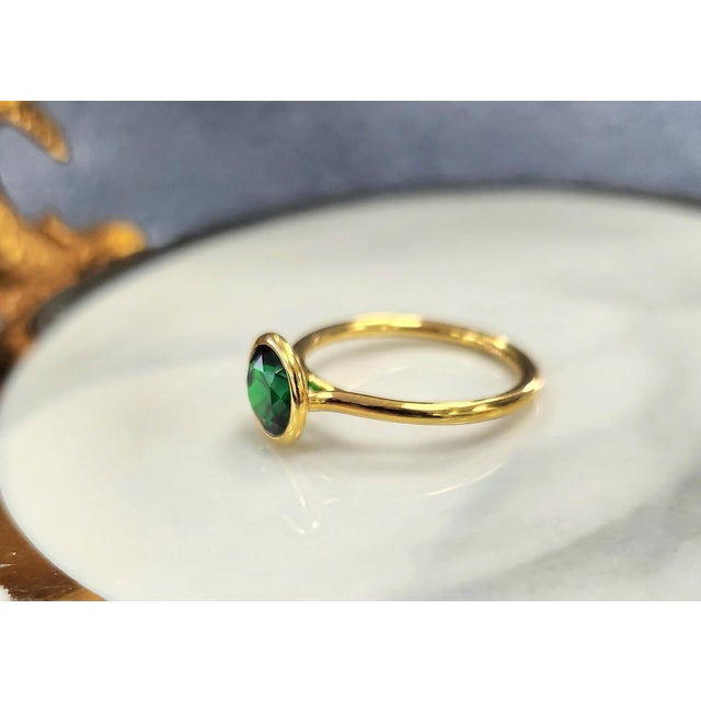 2000 - 2009 11k Yellow Gold 1.57 Carat Tsavorite Garnet Floating Bezel Set Solitaire Ring, Size 6.5 For Sale - Image 5 of 5
