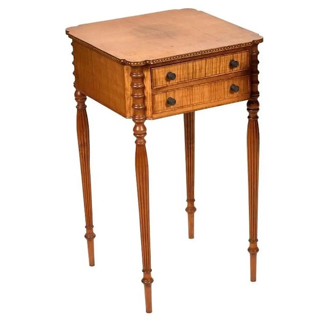 Traditional Pair of American Federal Style Figured Maple Side or End Tables For Sale - Image 3 of 3