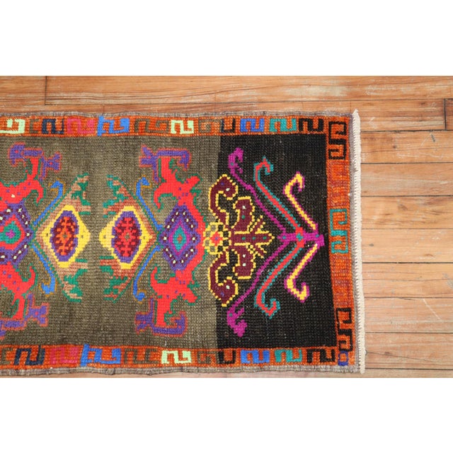 Funky Mini Size Turkish Rug no. y1860 For Sale - Image 4 of 6