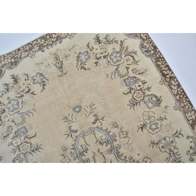 1960s 1960s Boho Decor Oushak Handmade Wool Neutral Carpet For Sale - Image 5 of 11