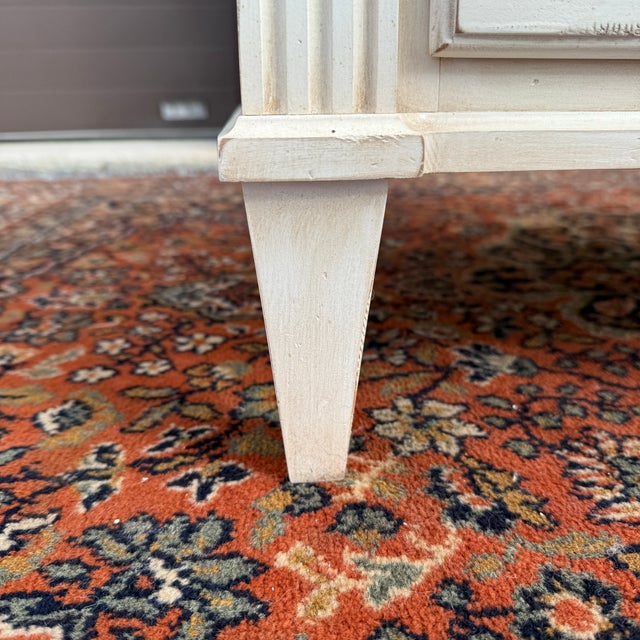 2000s Ethan Allen Swedish Home Collection Gustavian 3 Drawer Bachelor's Chest (10-5401 Linen) For Sale - Image 16 of 16