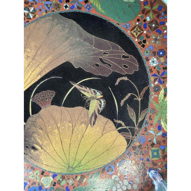 Pair of Meiji Japanese Cloisonne Enamel Plates Goto School Lotus and Insects For Sale - Image 10 of 16